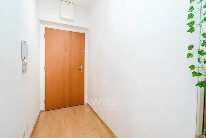 Prodej bytu 2+kk, Praha - Troja, Hnězdenská, 47 m2