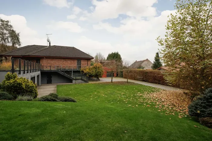 Prodej rodinného domu, Konojedy, 489 m2