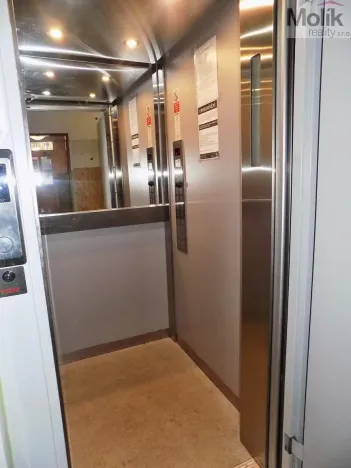 Prodej bytu 1+kk, Most, U Věžových domů, 20 m2