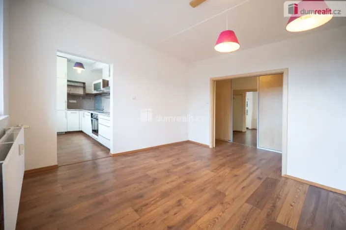 Prodej bytu 3+1, Lhenice, Sídliště SNP, 72 m2