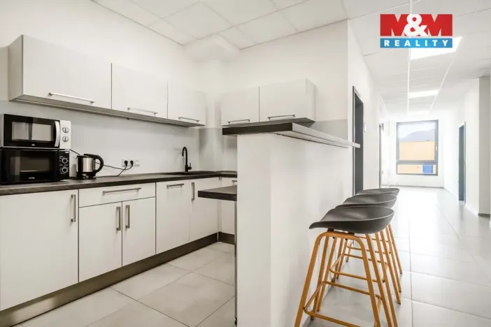 Pronájem kanceláře, Děčín - Děčín II-Nové Město, Benešovská, 320 m2