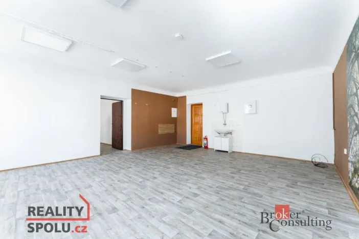 Pronájem obchodního prostoru, Pardubice - Pardubice-Staré Město, Pernštýnská, 54 m2