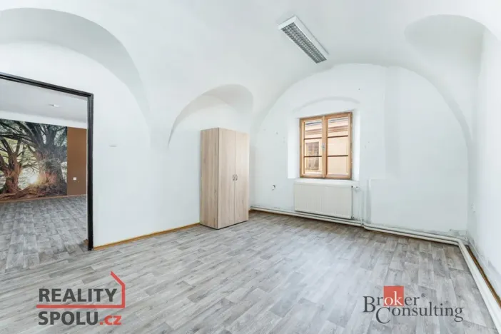 Pronájem obchodního prostoru, Pardubice - Pardubice-Staré Město, Pernštýnská, 54 m2