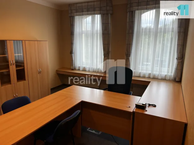 Pronájem kanceláře, Karlovy Vary - Dvory, Chebská, 21 m2