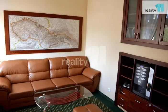 Pronájem kanceláře, Karlovy Vary - Dvory, Chebská, 21 m2