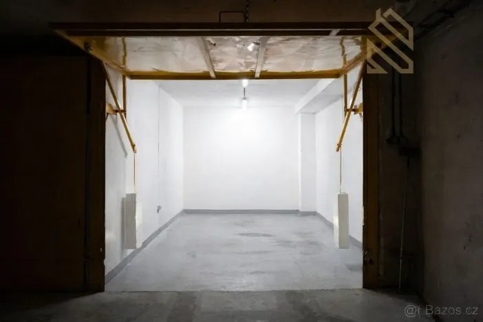 Prodej garáže, Praha - Řepy, Laudova, 20 m2