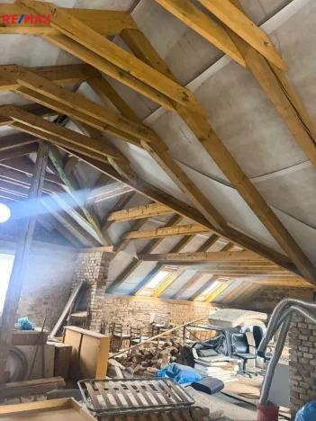 Prodej rodinného domu, Roštění, 450 m2