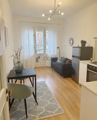 Pronájem bytu 2+kk, Praha, náměstí Dr. Václava Holého, 44 m2