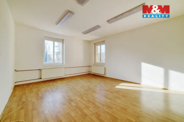 Prodej výrobních prostor, Mariánské Lázně - Úšovice, U Mlékárny, 1870 m2