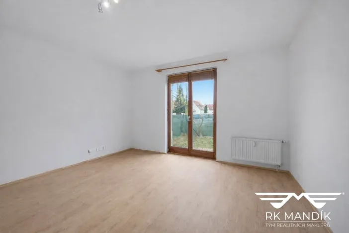 Pronájem bytu 1+kk, Hostivice, Za Mlýnem, 29 m2