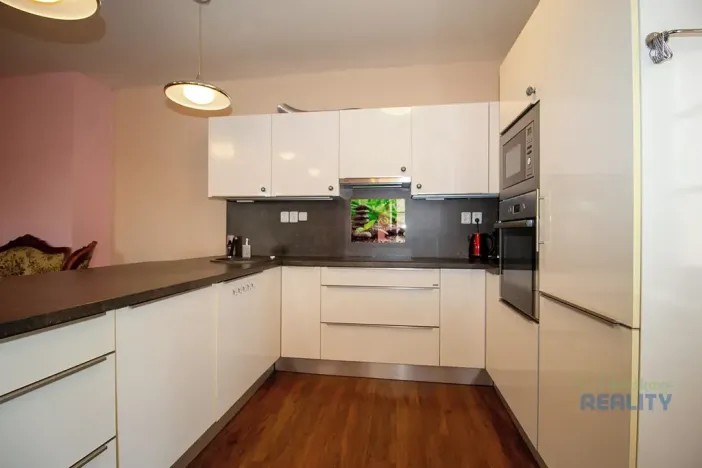 Pronájem atypického bytu, Mratín, Boční, 109 m2