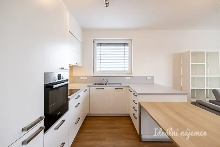 Pronájem bytu 2+kk, Praha - Pitkovice, Pýchavková, 61 m2