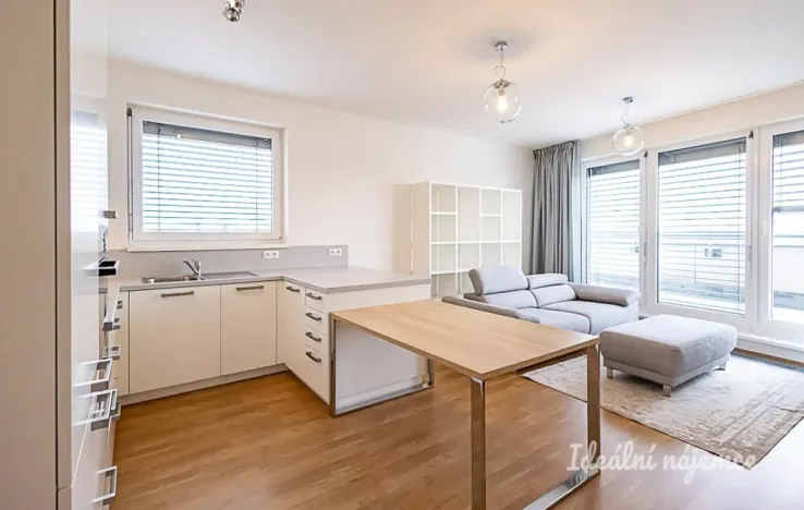Pronájem bytu 2+kk, Praha - Pitkovice, Pýchavková, 61 m2