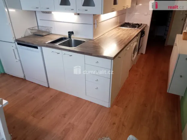 Pronájem bytu 2+1, Karlovy Vary - Bohatice, Lomená, 61 m2