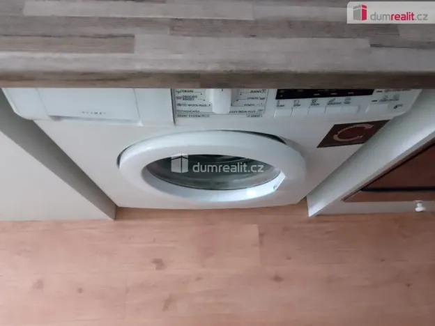 Pronájem bytu 2+1, Karlovy Vary - Bohatice, Lomená, 61 m2