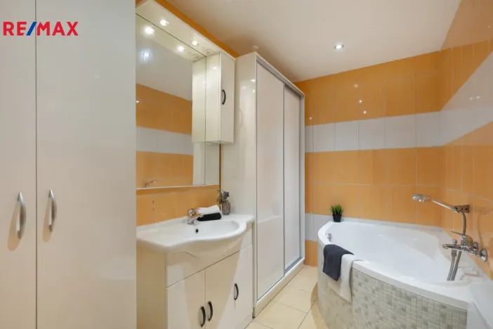 Pronájem bytu 1+1, Meziboří, Dělnická, 60 m2