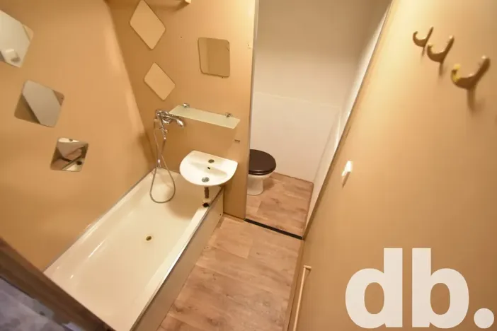 Pronájem bytu 1+kk, Karlovy Vary, Kpt. Nálepky, 20 m2