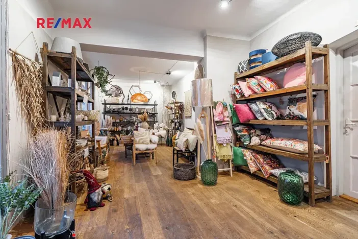 Pronájem obchodního prostoru, Praha - Žižkov, Husitská, 120 m2