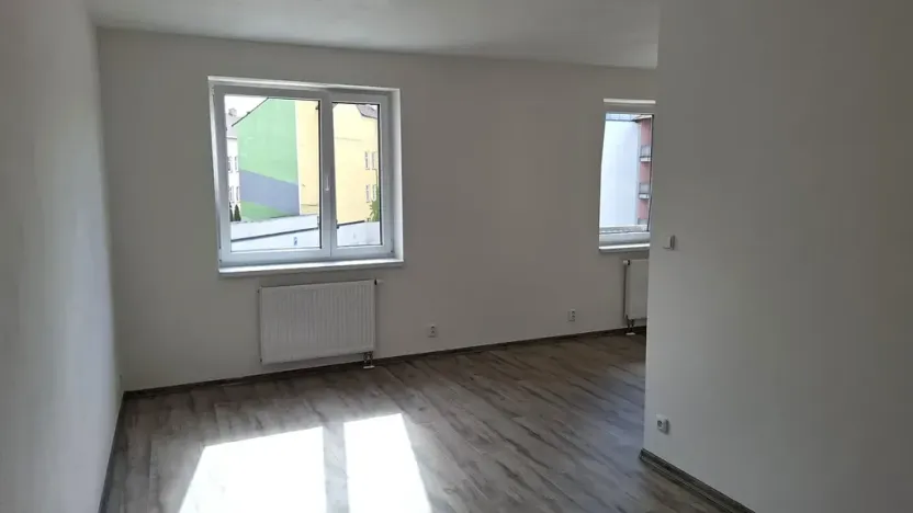 Pronájem bytu 1+kk, Plzeň, Železniční, 40 m2