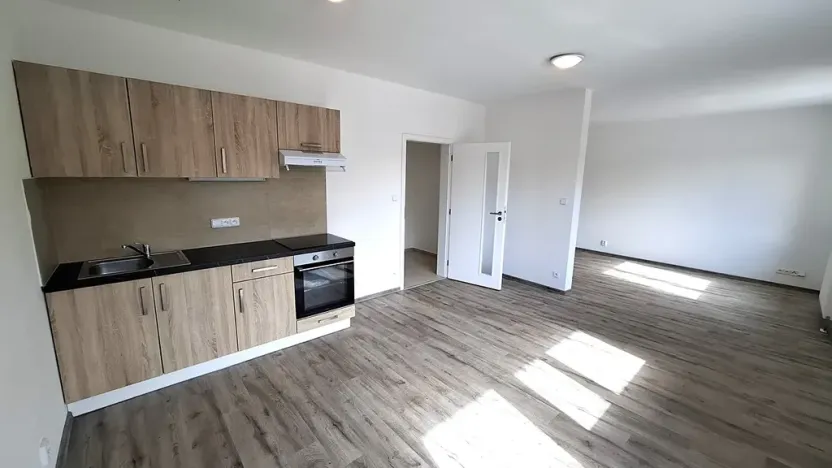 Pronájem bytu 1+kk, Plzeň, Železniční, 40 m2