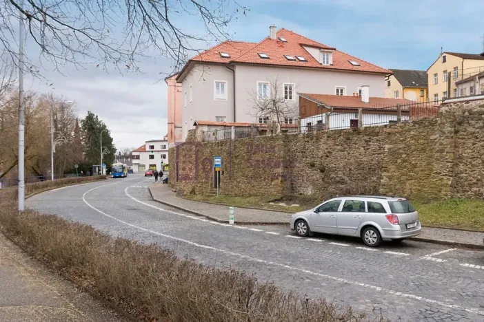 Pronájem bytu 2+kk, Jindřichův Hradec, nám. Míru, 58 m2