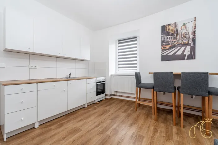 Prodej bytu 2+kk, Studená, nám. Sv. J. Nepomuckého, 51 m2