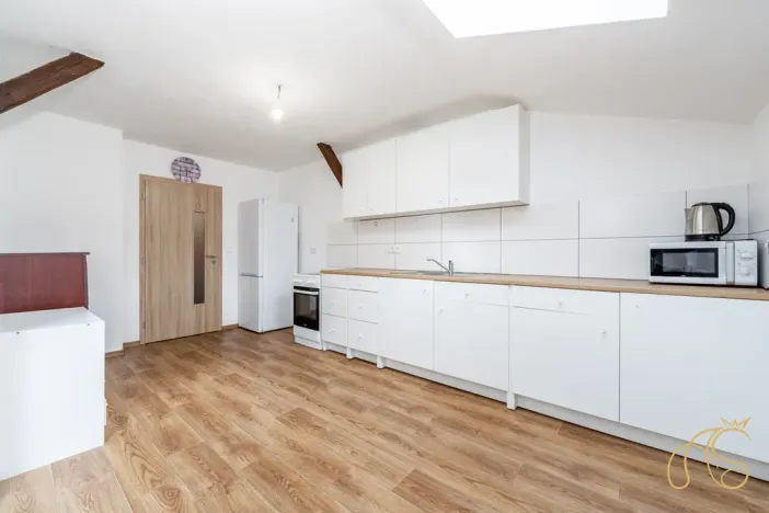 Prodej bytu 3+kk, Studená, nám. Sv. J. Nepomuckého, 117 m2