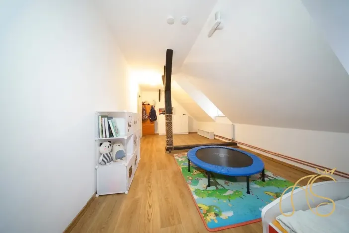 Prodej bytu 3+kk, Studená, nám. Sv. J. Nepomuckého, 117 m2