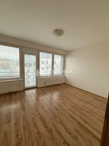 Pronájem bytu 2+kk, Praha - Nusle, Bartoškova, 57 m2