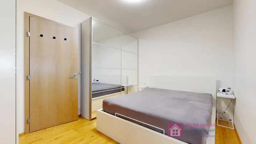 Pronájem bytu 2+kk, Praha - Smíchov, Radlická, 78 m2