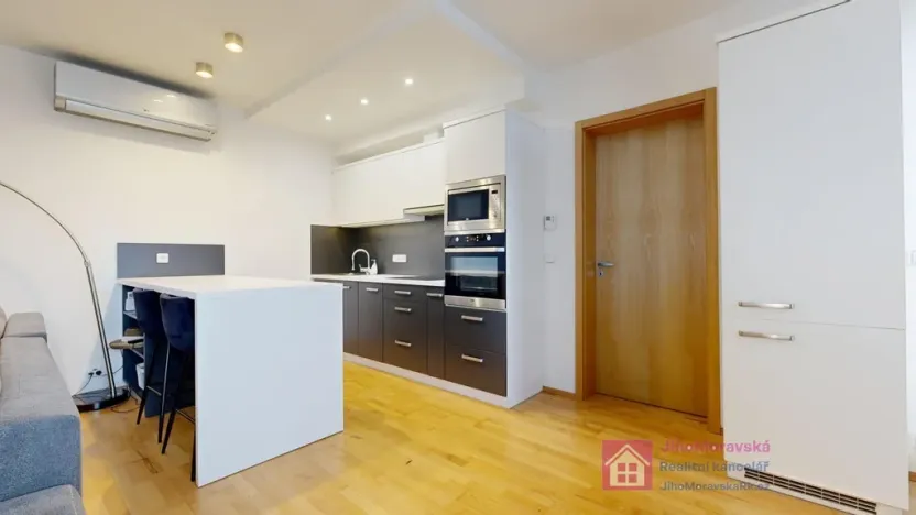 Pronájem bytu 2+kk, Praha - Smíchov, Radlická, 78 m2