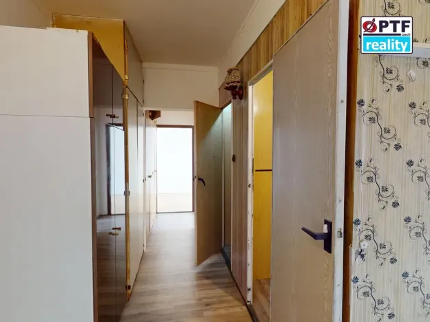 Prodej bytu 3+1, Volary, Sídl. Míru, 69 m2