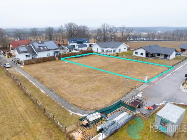 Prodej pozemku pro bydlení, Lipí, 955 m2
