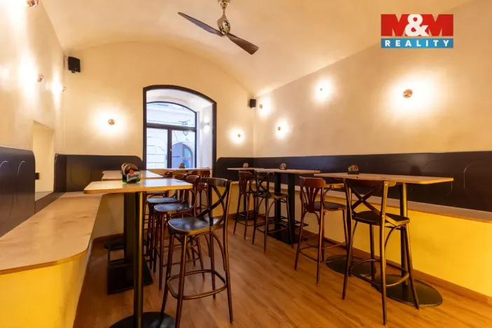 Pronájem restaurace, Praha - Staré Město, Smetanovo nábřeží, 295 m2