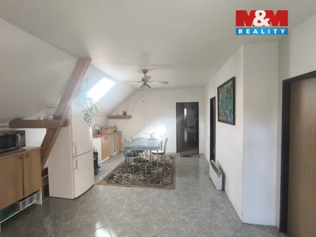 Prodej bytu 4+1, České Velenice, třída Čsl. legií, 121 m2