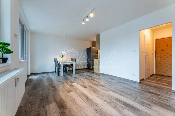 Prodej bytu 1+kk, Praha - Prosek, Lovosická, 34 m2