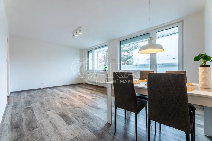 Prodej bytu 1+kk, Praha - Prosek, Lovosická, 34 m2