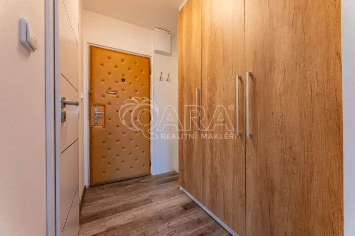 Prodej bytu 1+kk, Praha - Prosek, Lovosická, 34 m2