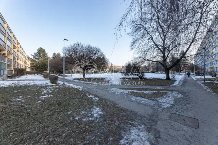 Prodej bytu 1+kk, Praha - Prosek, Lovosická, 34 m2