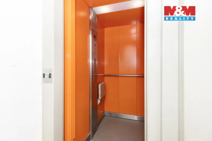 Prodej bytu 2+kk, Pardubice - Svítkov, Dubová, 51 m2