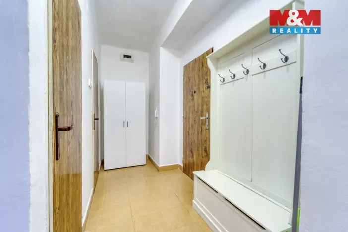 Pronájem bytu 1+1, Plzeň - Lobzy, Revoluční, 34 m2