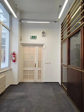 Pronájem kanceláře, Plzeň, náměstí Republiky, 125 m2