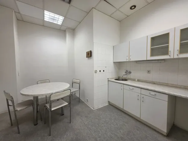 Pronájem kanceláře, Plzeň, náměstí Republiky, 125 m2