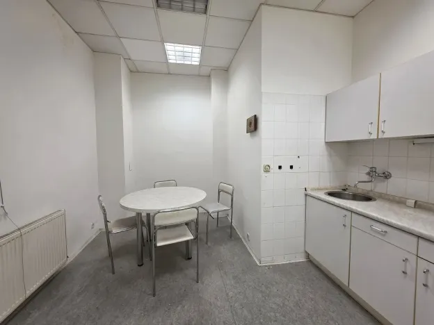 Pronájem kanceláře, Plzeň, náměstí Republiky, 125 m2
