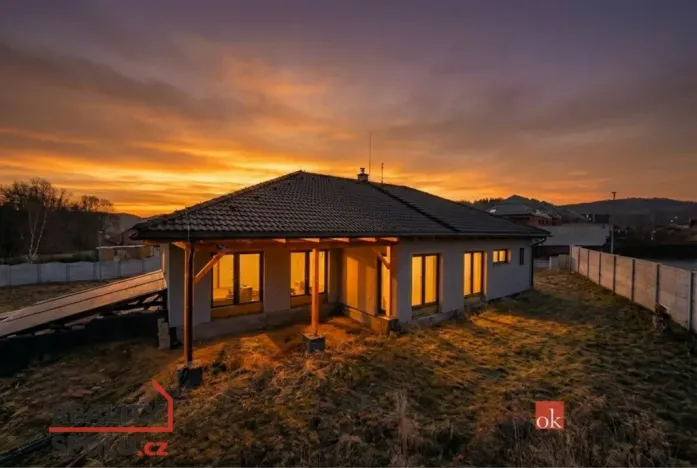 Prodej rodinného domu, Loket, Nad Hájovnou, 196 m2