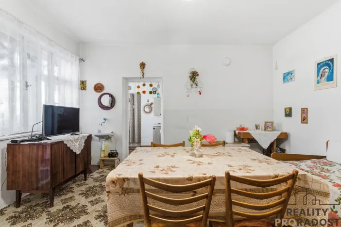 Prodej rodinného domu, Čejkovice, Újezd, 180 m2