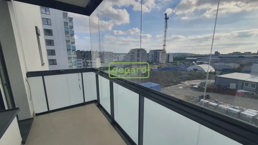 Pronájem bytu 1+kk, Praha, Kolbenova, 35 m2