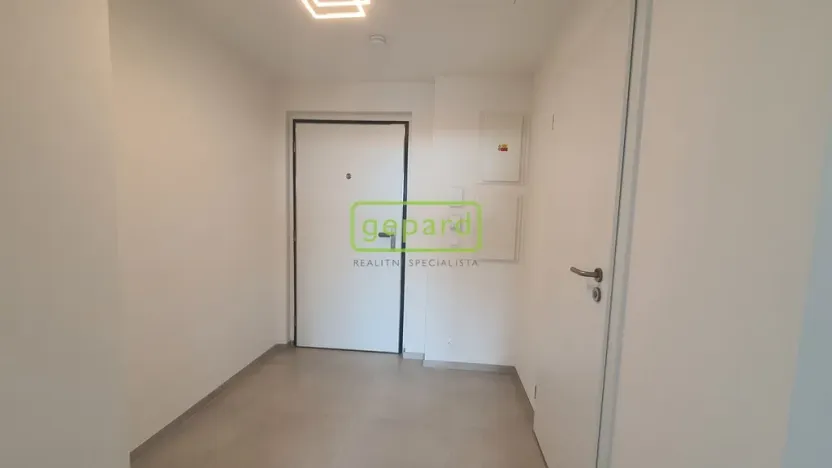 Pronájem bytu 1+kk, Praha, Kolbenova, 35 m2