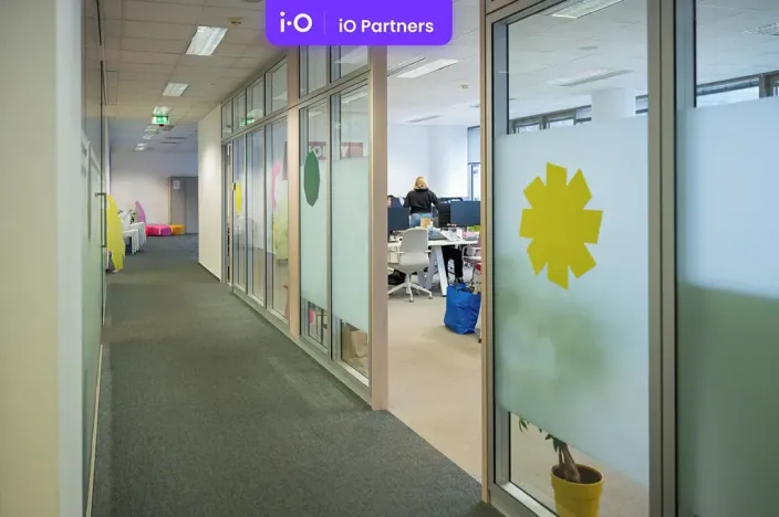 Pronájem kanceláře, Praha - Karlín, Sokolovská, 311 m2