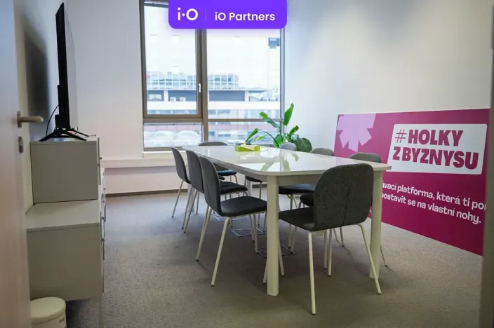 Pronájem kanceláře, Praha - Karlín, Sokolovská, 311 m2